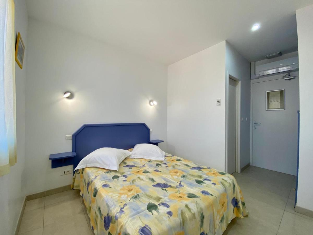 Hotel Myriam Vias Plage 外观 照片