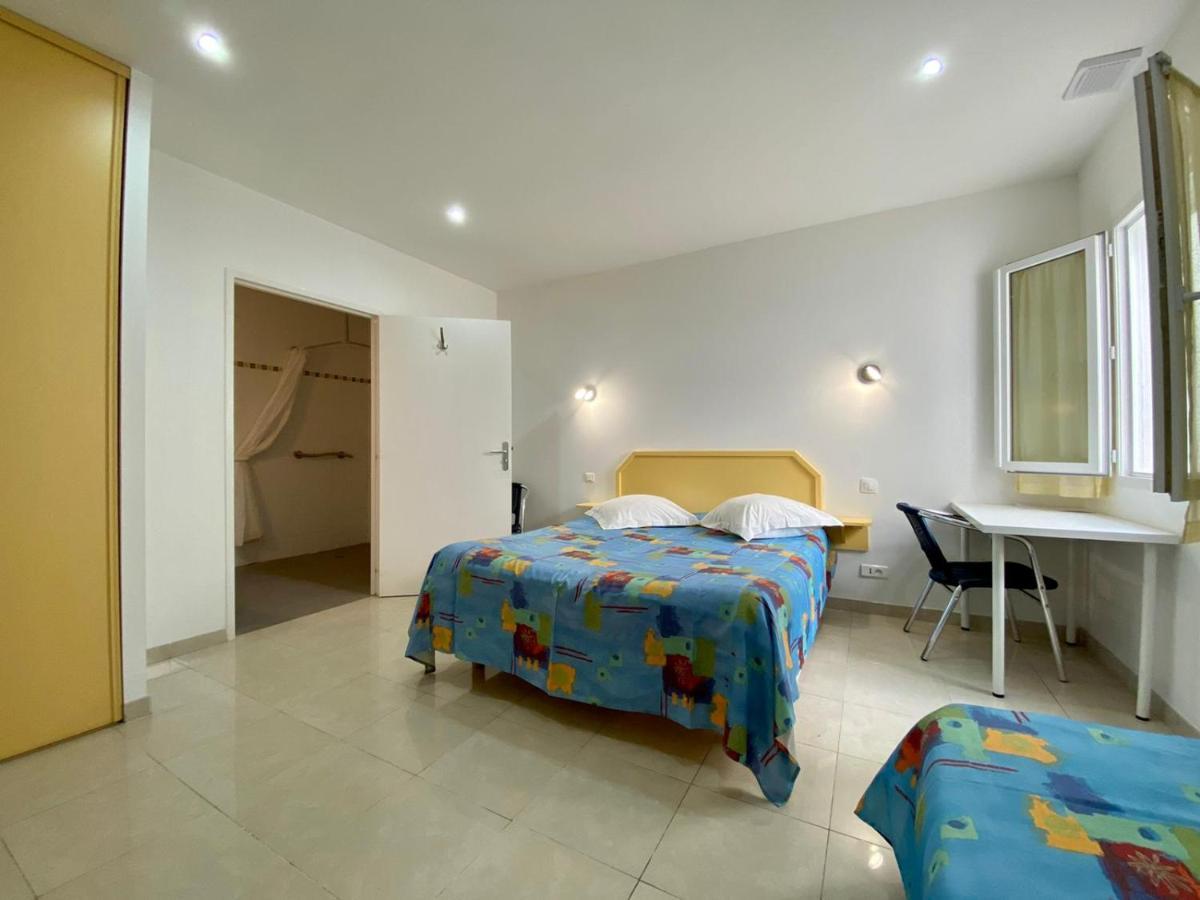 Hotel Myriam Vias Plage 外观 照片